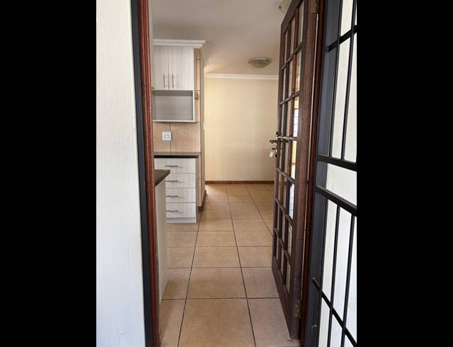 2 BEDROOM APARTMENT TO LET IN OLYMPUS AH